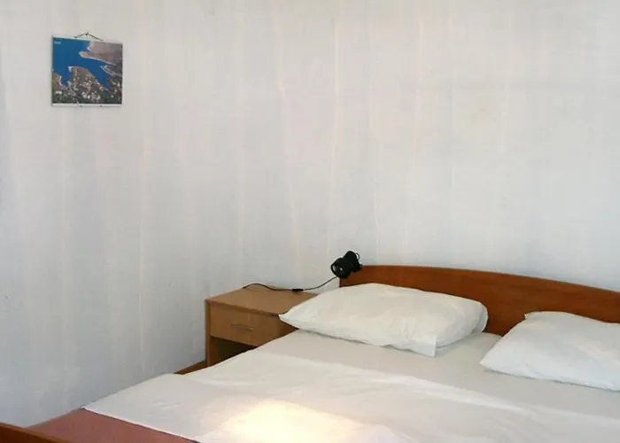 Apartments By The Sea Mudri Dolac, Hvar - 595 Vrbanj
